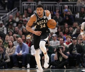 开云官网-字母哥伤情更新：无复出时间表但不赛季报销，雄鹿雪上加霜