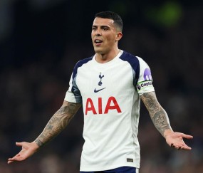 濒临降级！热刺内讧：4000万队长不满被换下，狂喷主帅+怒摔水瓶